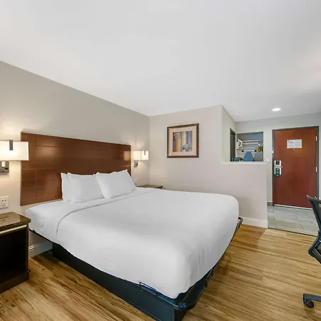Quality Inn & Suites Sacramento Exterior photo