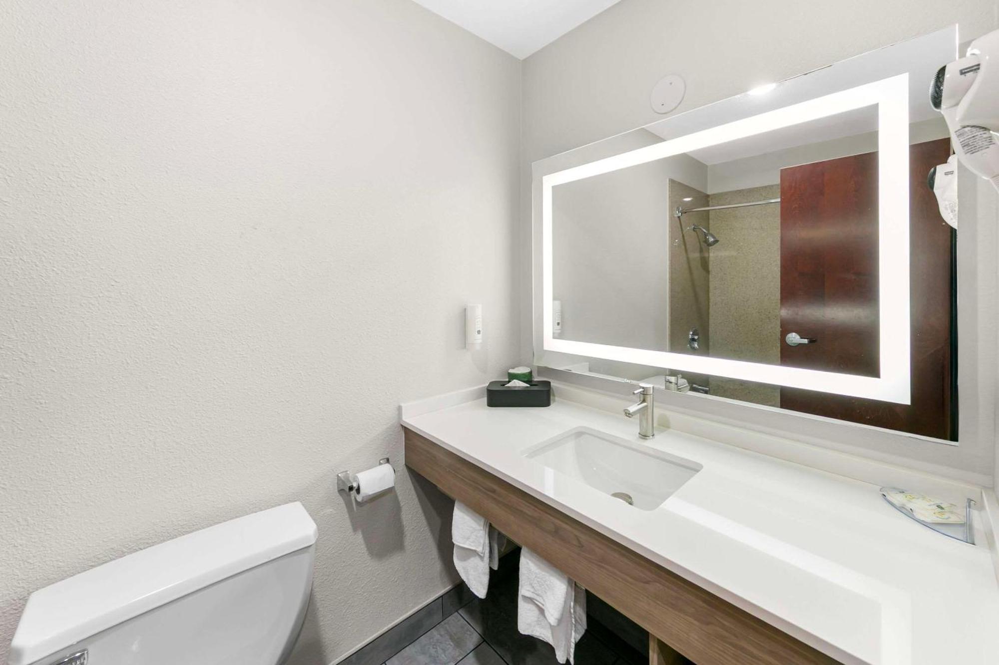 Hotel Quality & Sacramento