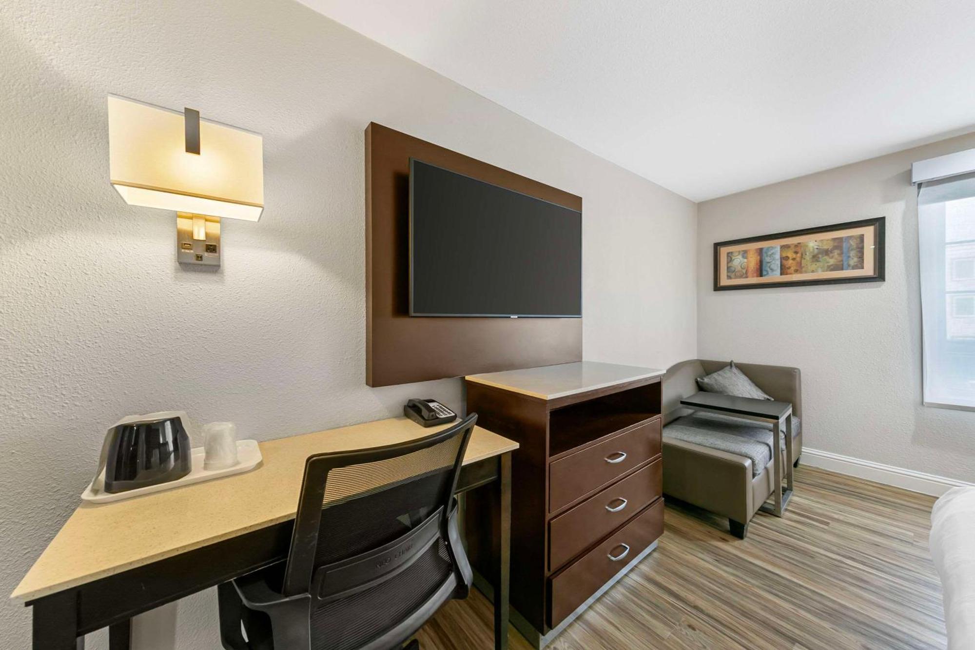 Quality & Hotel 2*